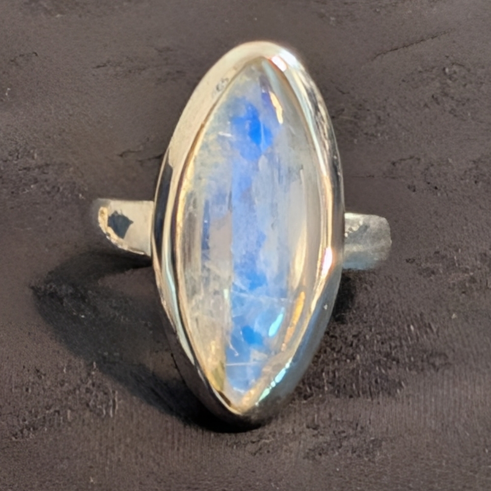 Magnificent Flashy 925 Solid Sterling Silver Rainbow Moonstone Ring Size 5